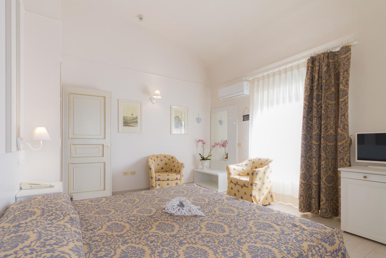 Villa Parisi Grand Hotel Castiglioncello Esterno foto