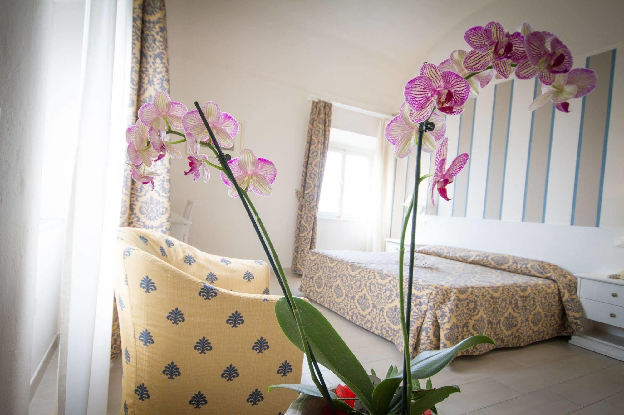 Villa Parisi Grand Hotel Castiglioncello Esterno foto